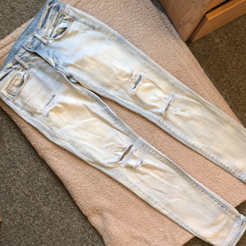 AE light wash distressed jeans - Picture 7 of 8